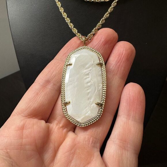 Kendra Scott Rae Ivory Mother of Pearl in gold tone necklace! - Picture 2 of 11